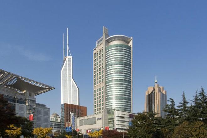 上海来福士广场项目外观实景图